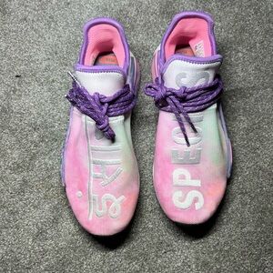 Adidas human race NMD Pharrell William holi festival (pink glow) size 8